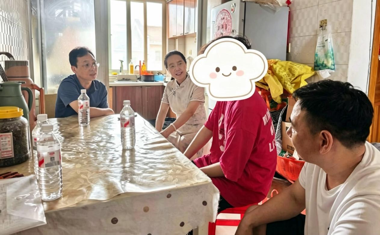 夏日家访暖人心,家校携手助成才 ——yl23455永利集团开展2026年暑期家访活动